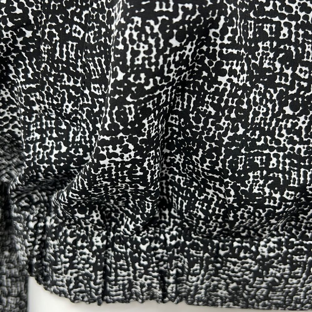 Express small long sleeve lightweight zipper jacket - Picture 2 of 5